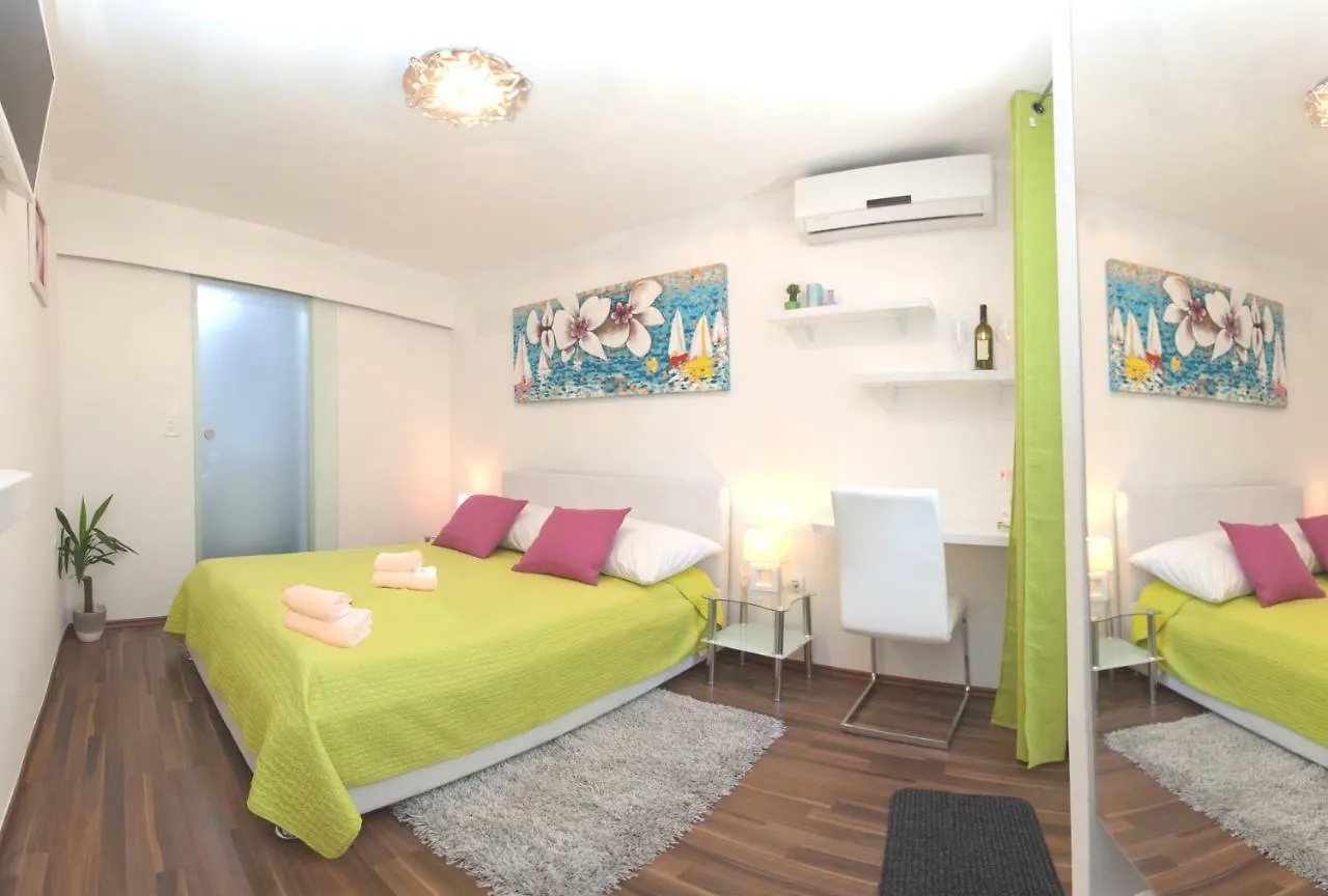 Old Town & Ela Place Split Guest house